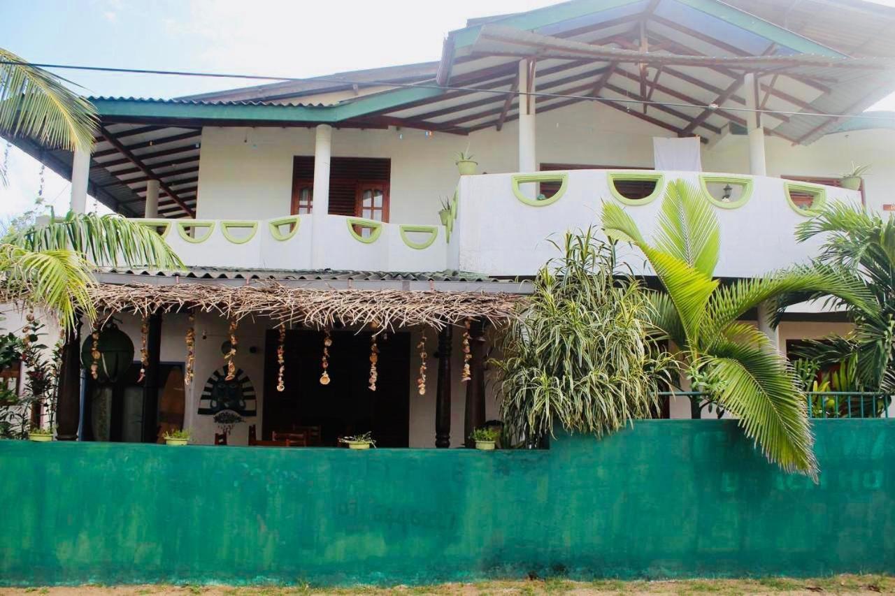 Sunrise Guest House & Restaurant Tangalle Dış mekan fotoğraf