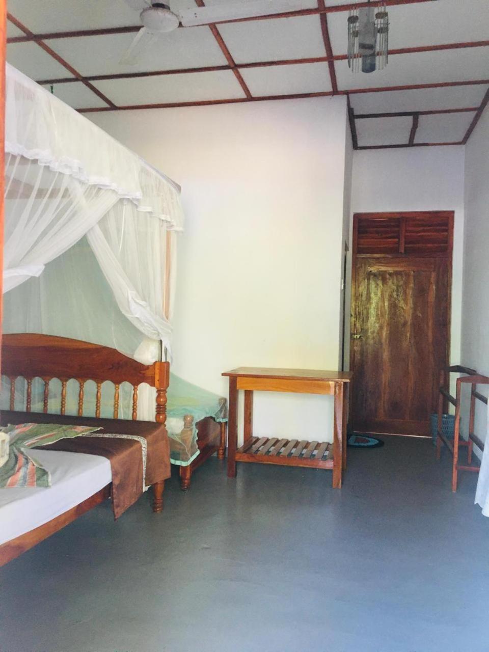 Sunrise Guest House & Restaurant Tangalle Dış mekan fotoğraf