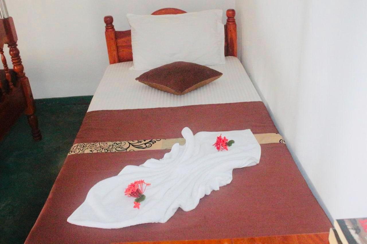 Sunrise Guest House & Restaurant Tangalle Dış mekan fotoğraf